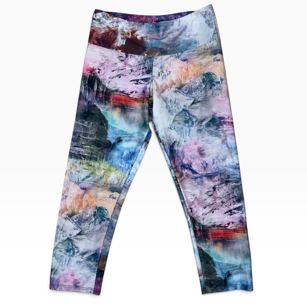 Onzie Majestic Cropped Legging's XS Multicolor Abstract Mountain Print Low Rise